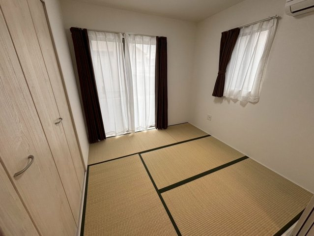 菊池郡大津町引水／30号棟／の和室|リビングの隣の和室は、お子様がくつろぐスペースや、来客用のゲストルームにと使い勝手の良いスペース。