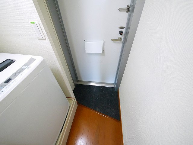 レオパレスＭａｒｊｏｒａｍの玄関|明るい玄関です