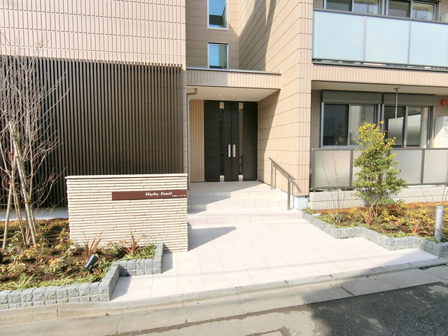 Ｈａｙｌｅｙ　Ｆａｍｉｌのエントランス|★オートロック・エレベータ付きのマンションです★