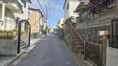 【前面道路含む現地写真】 | 富士見町3丁目中古戸建