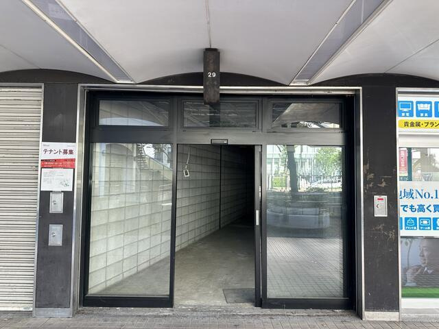 大阪駅前第３ビル１階２９号