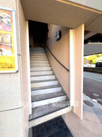 奉楽ビルのバルコニー