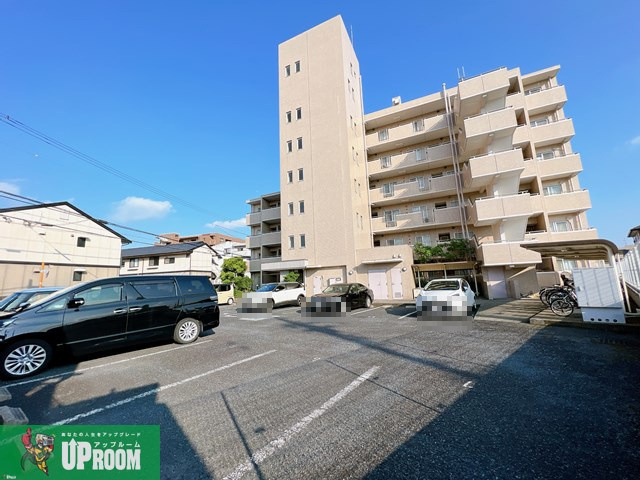 王子ホームズ春日井の駐車場