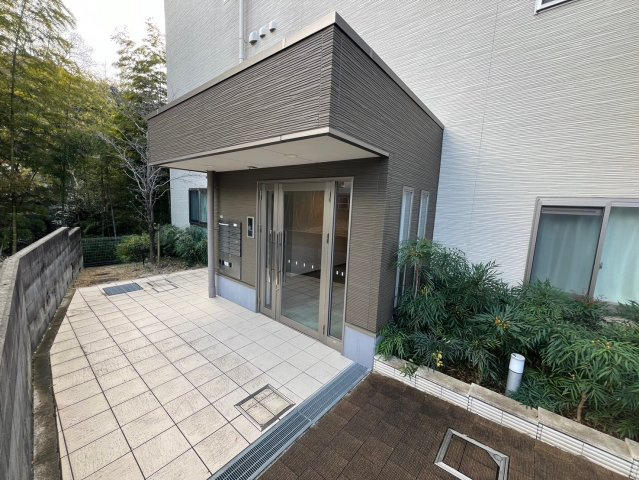 クレールメゾン向丘のエントランス