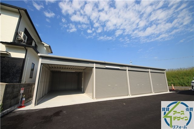 アースガレージ住吉の外観