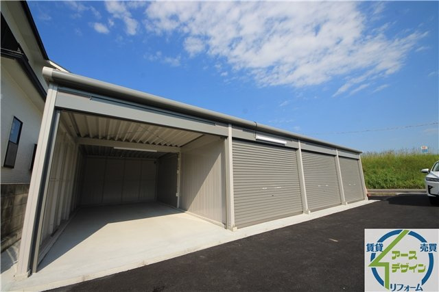 アースガレージ住吉の外観