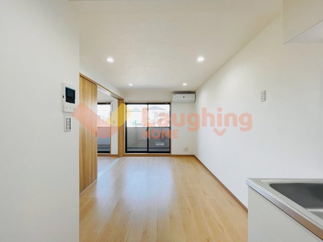 ネブラスカイの居間・リビング|ゆったりとした居間です