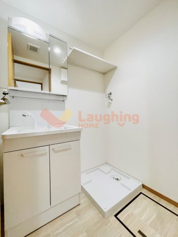 ネブラスカイの洗面所|明るい洗面所です