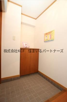 ソレイユコート東町の玄関|収納もある玄関です