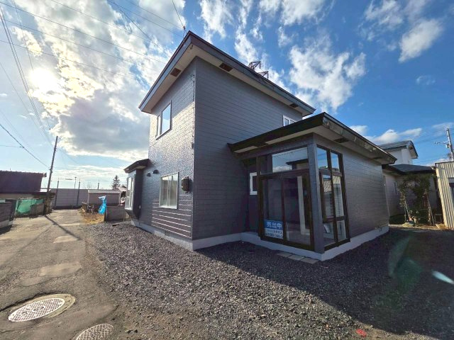 鳥取南3丁目　リフォーム済中古住宅の駐車場