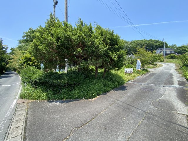 相馬市馬場野字岩穴前　土地の前面道路含む現地写真