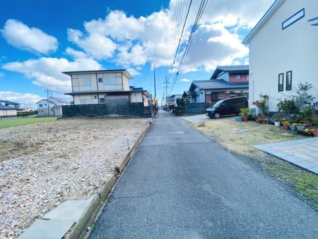 売土地　大垣市笠木町　64.37坪の前面道路含む現地写真