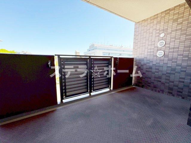 ギャラリーコート豊中・中桜塚のバルコニー|バルコニーからの眺めを楽しみながら食事をしませんか