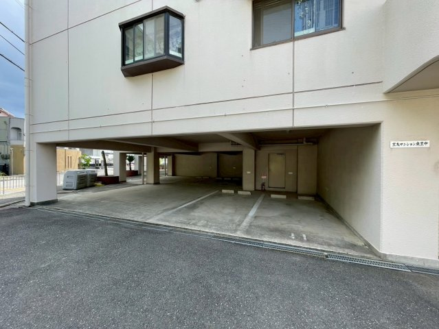 豊友マンション東豊中の駐車場