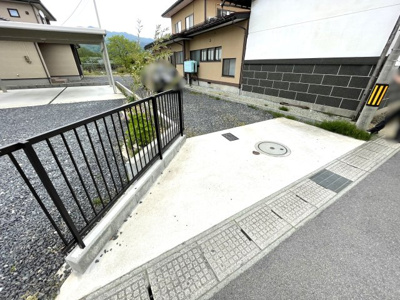 【前面道路含む現地写真】 | 山形市大字片谷地　築浅中古戸建て