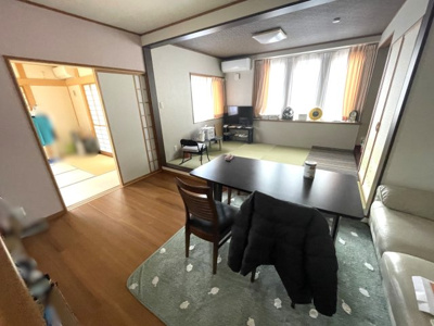 【居間・リビング】 | 山形市大字片谷地　築浅中古戸建て