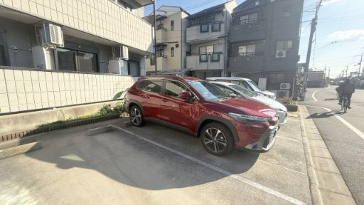 エムズコンフォートの駐車場