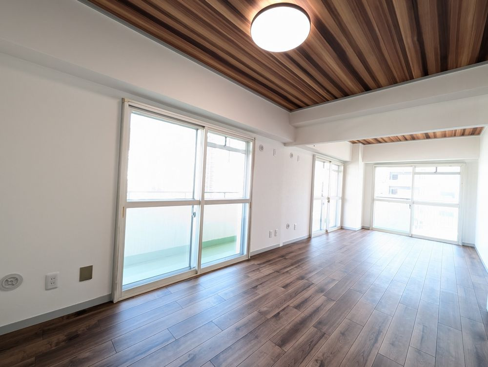 一光ハイツ尾頭橋の居間・リビング|リビング・ダイニング①