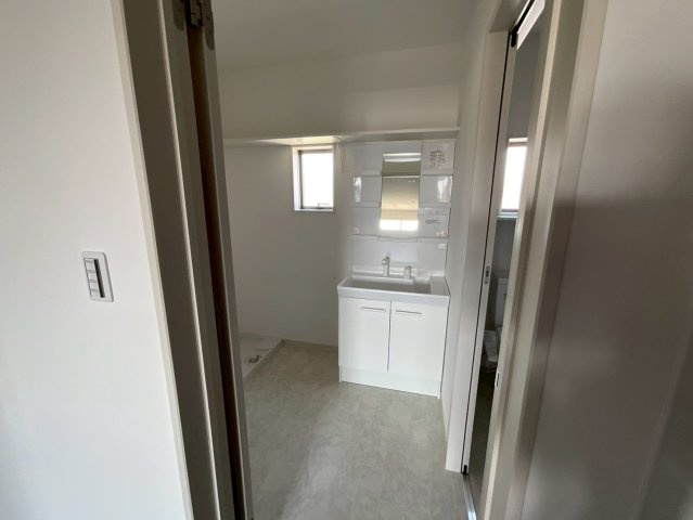 ラ・カシェット新宿の独立洗面台|独立洗面台を設置しております