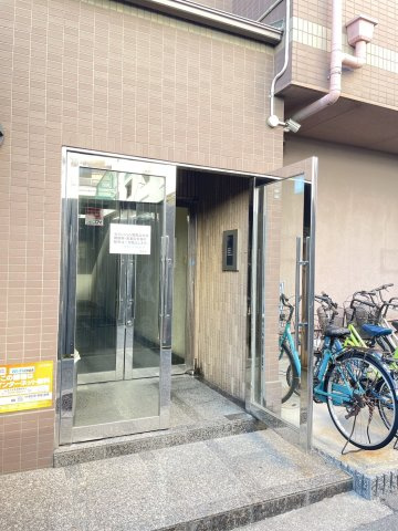 ロイヤルガーデン ( 近畿大学 一人暮らし )のエントランス
