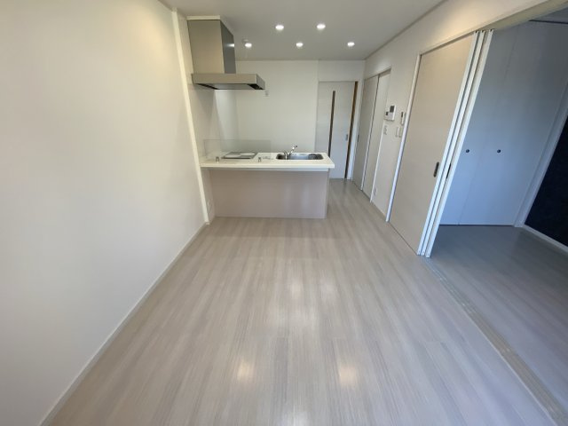 KレジデンスWESTの居間・リビング