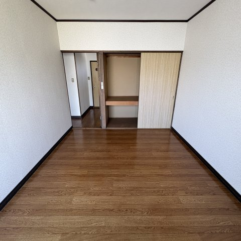 桜木ハイツ１号棟の居間・リビング