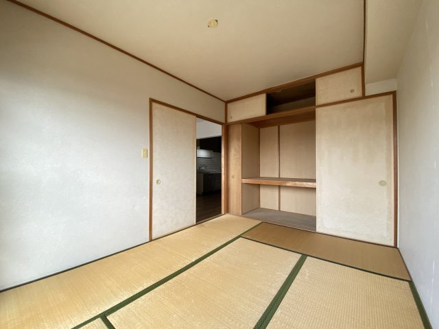 ユージィーコート巽の和室