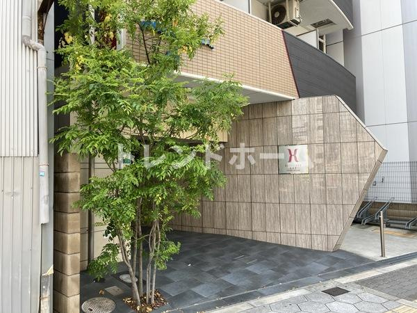 ラシュレエグゼ難波南のエントランス|選べる家電プランあり！！