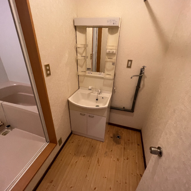 高崎ビルの洗面所|脱衣スペースもあります