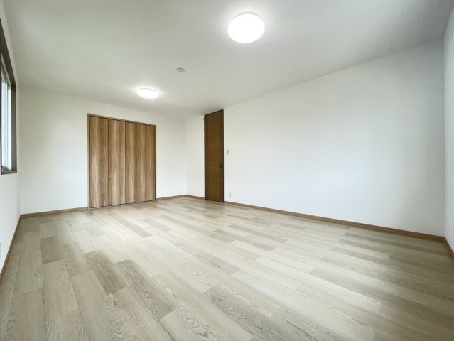 富士が丘６丁目　中古戸建の洋室|■洋室約12帖。