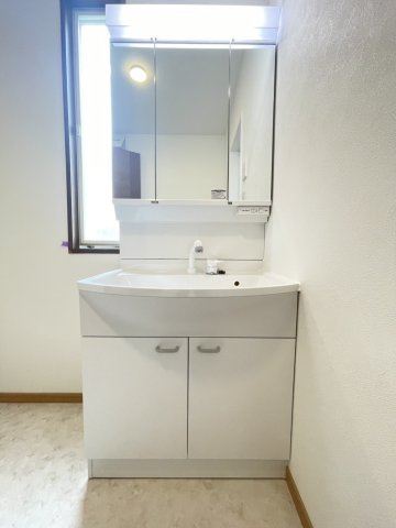 富士が丘６丁目　中古戸建の独立洗面台