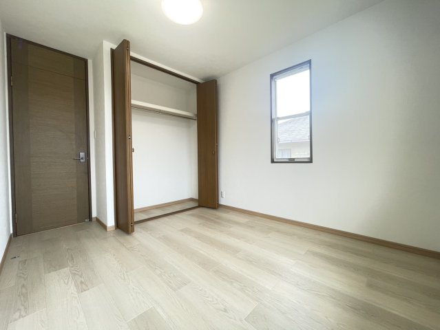 富士が丘６丁目　中古戸建の洋室|■2階洋室約5帖。