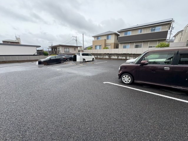 ヨーロピアンシャレー東新煉瓦の家の駐車場