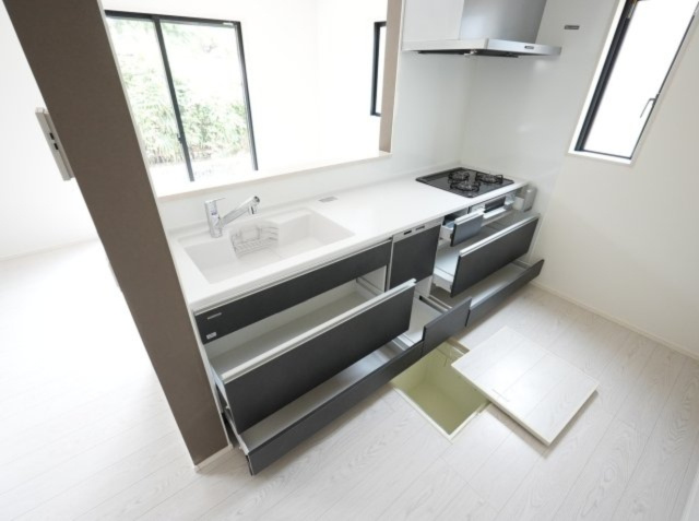 【キッチン】 | よかタウン南区八分字町5期　1号棟 | キッチン収納