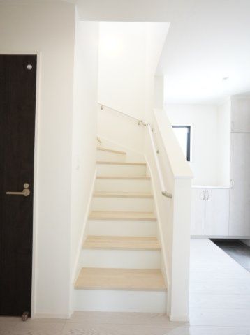 【内装】 | よかタウン南区八分字町5期　1号棟 | 階段