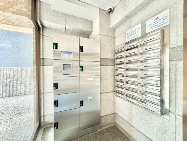 ビッグヴァン横濱山手のその他共用部分|宅配ボックスも完備されており、24時間お好きなお時間に受取可能です♪