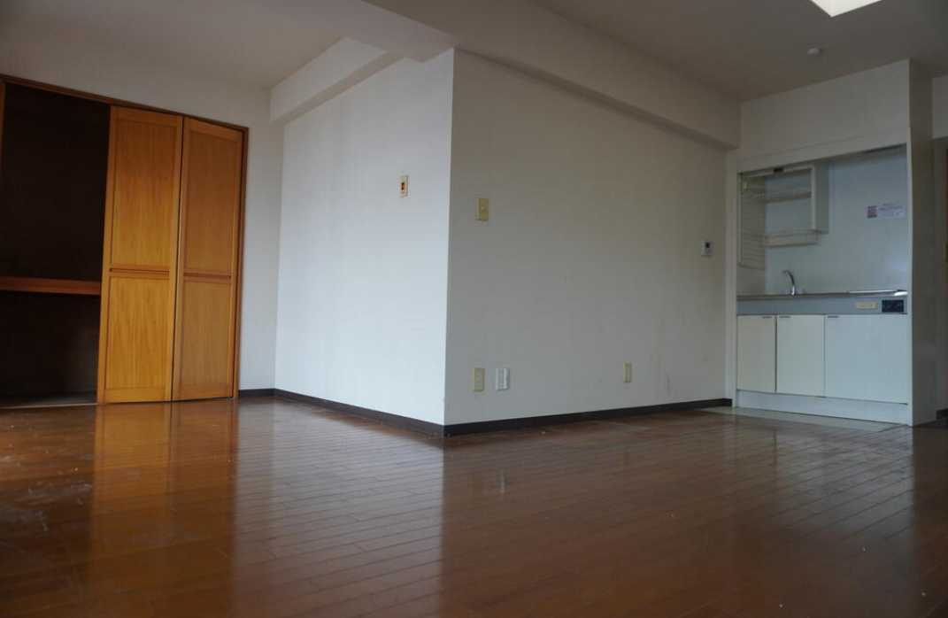 テラスカーム　女性限定　エアコン　システムキッチンの内装