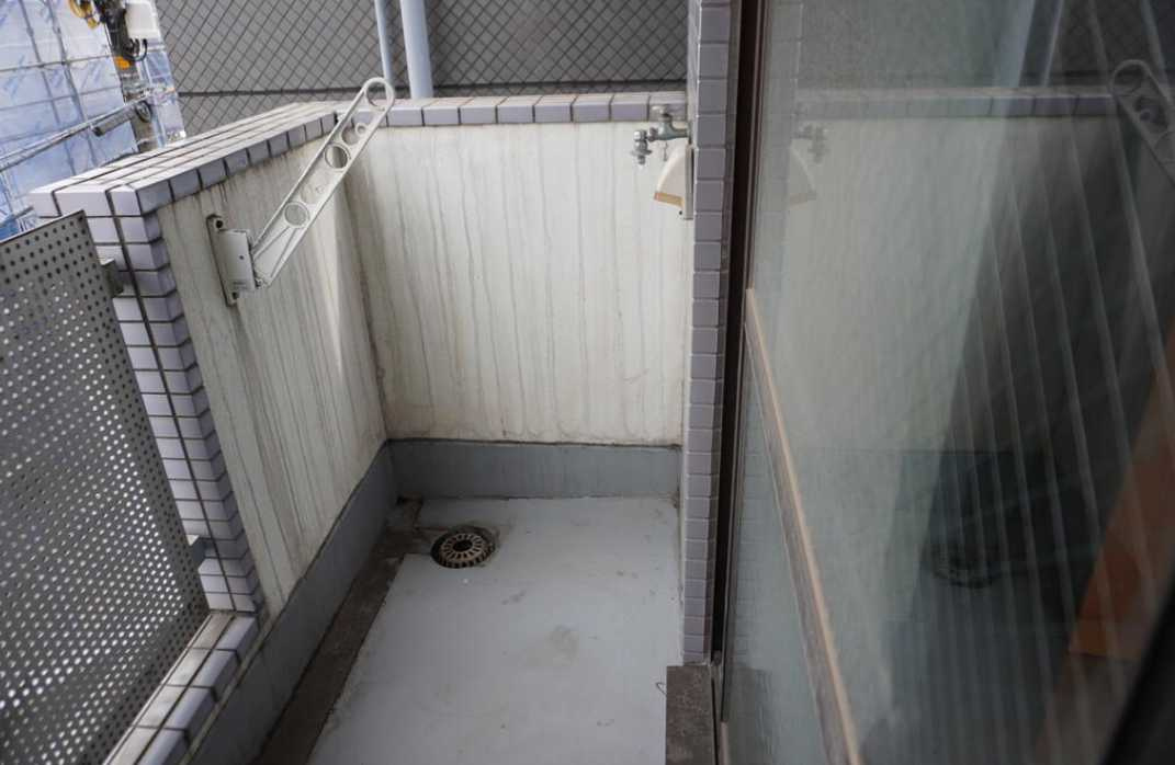 テラスカーム　女性限定　エアコン　システムキッチンのバルコニー