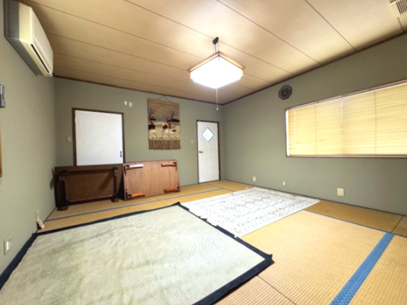 阪南市箱作　売り店舗付き住宅の和室|２階居宅部分