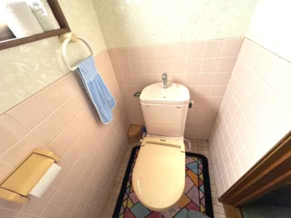 阪南市箱作　売り店舗付き住宅のトイレ|２階トイレ