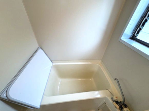 阪南市箱作　売り店舗付き住宅の浴室|浴室。居住していないのであまり使っていません
