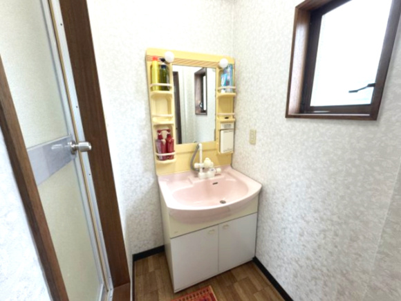 阪南市箱作　売り店舗付き住宅の洗面所|きれいです