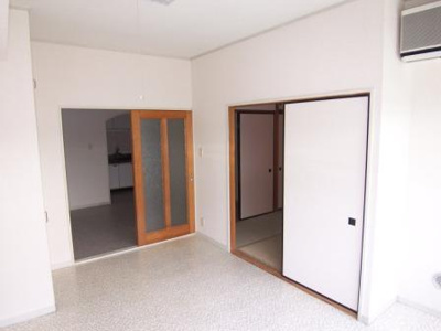 【洋室】 | シーズ・レフィネ | ※同建物ほかのお部屋の写真です。