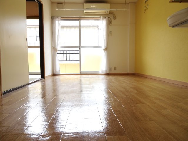 アベニューカサギ514の洋室