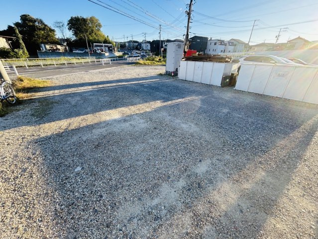 日進箕ノ手　貸倉庫の駐車場