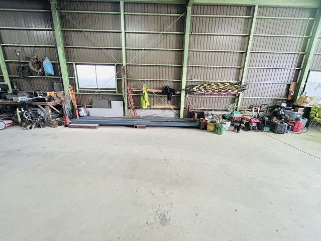 日進箕ノ手　貸倉庫の内装