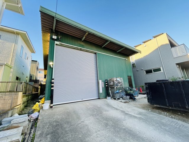 日進箕ノ手　貸倉庫の外観