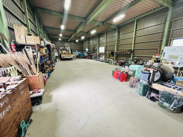 日進箕ノ手　貸倉庫の内装