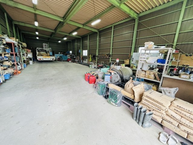 日進箕ノ手　貸倉庫の内装