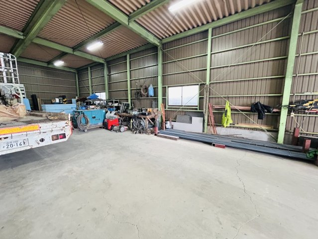 日進箕ノ手　貸倉庫の内装